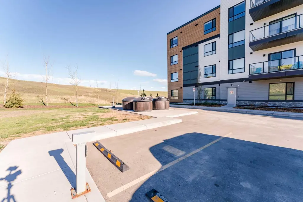 42 Cranbrook Gardens SE Calgary AB T3M3P9