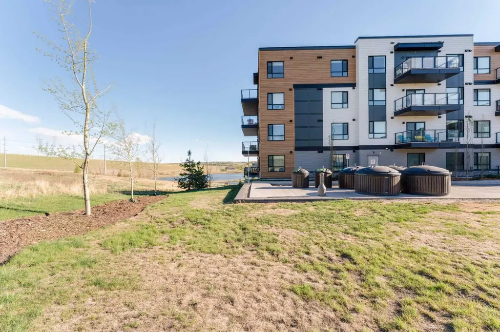 42 Cranbrook Gardens SE Calgary AB T3M3P9