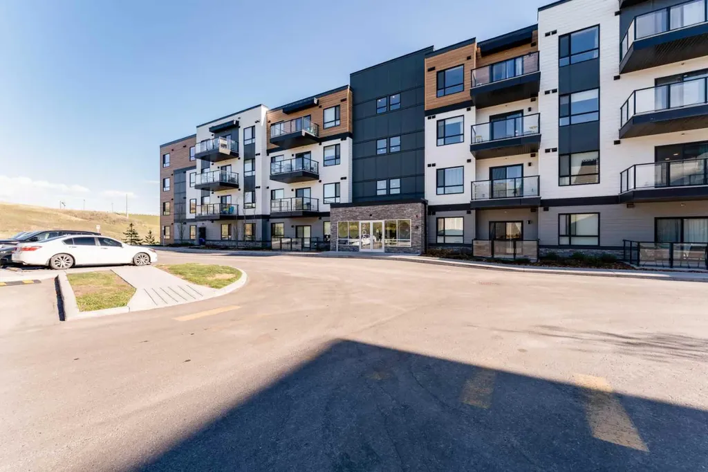 42 Cranbrook Gardens SE Calgary AB T3M3P9