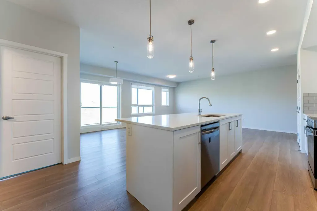 42 Cranbrook Gardens SE Calgary AB T3M3P9