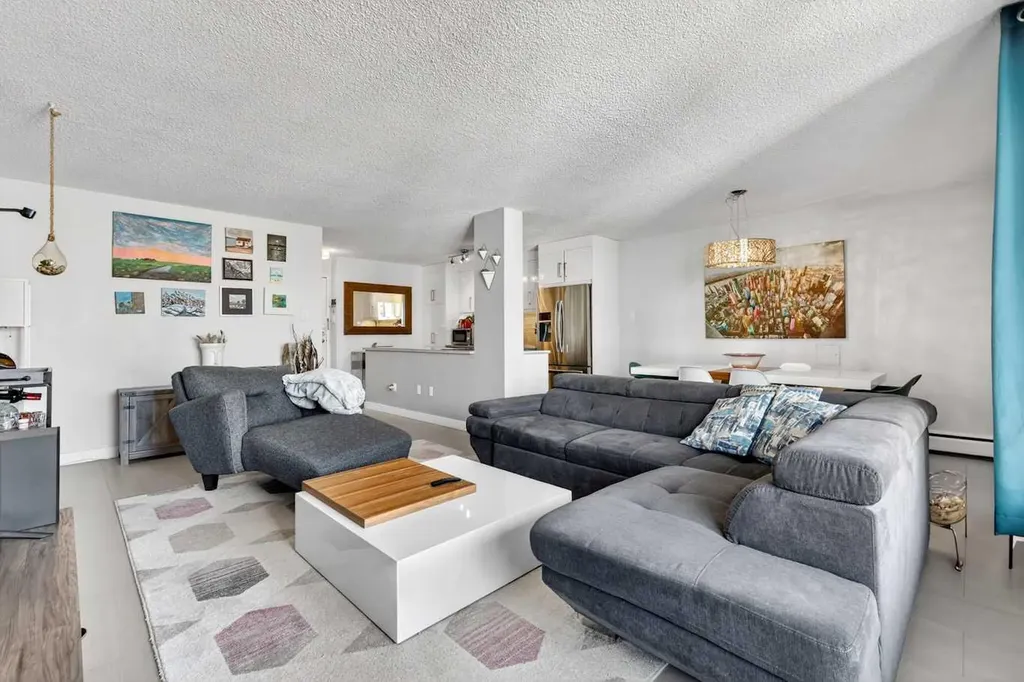1213 13 Avenue SW Calgary AB T3C 0T2