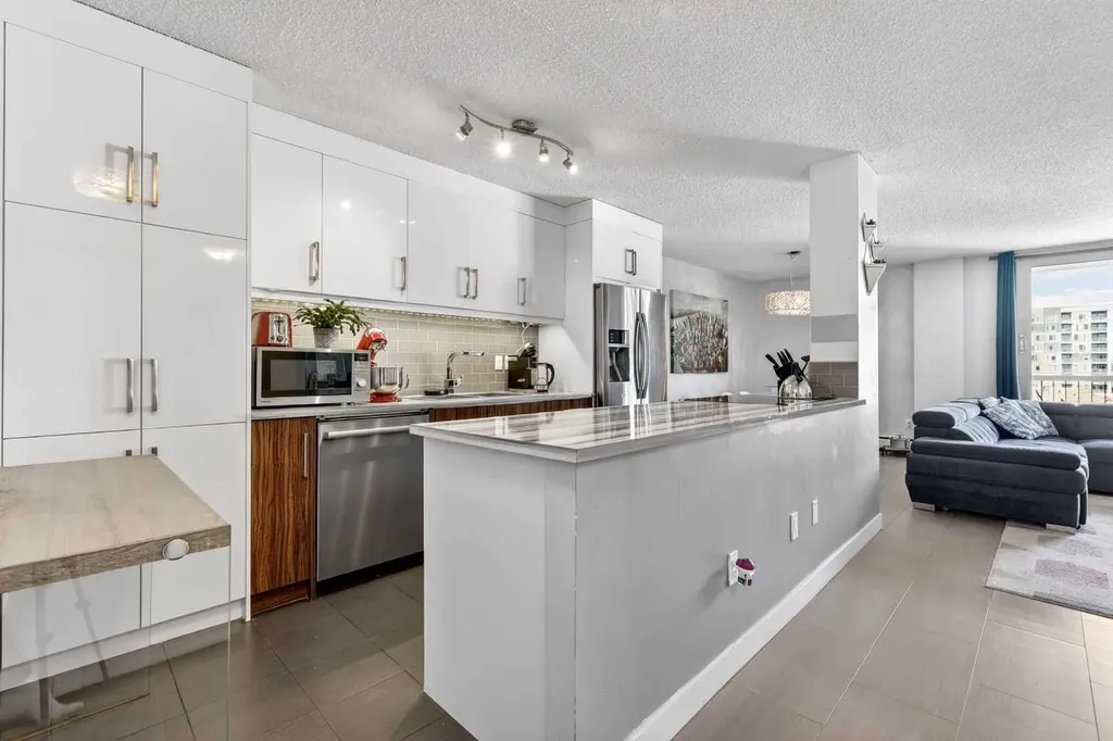 1213 13 Avenue SW Calgary AB T3C 0T2