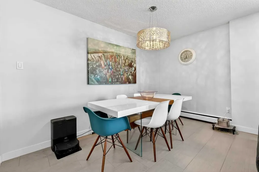 1213 13 Avenue SW Calgary AB T3C 0T2