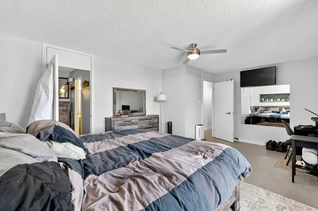 1213 13 Avenue SW Calgary AB T3C 0T2