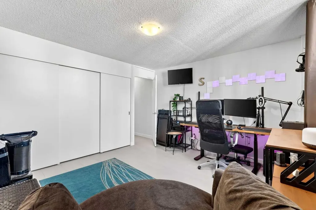 1213 13 Avenue SW Calgary AB T3C 0T2