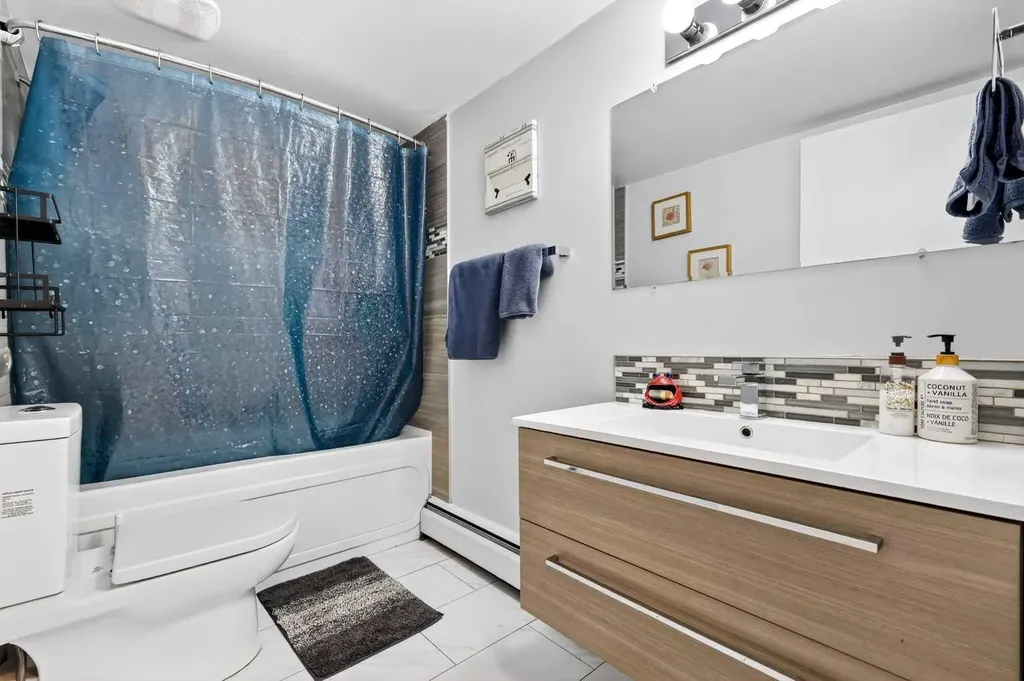 1213 13 Avenue SW Calgary AB T3C 0T2