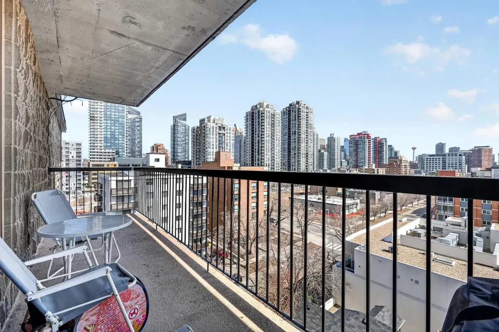1213 13 Avenue SW Calgary AB T3C 0T2