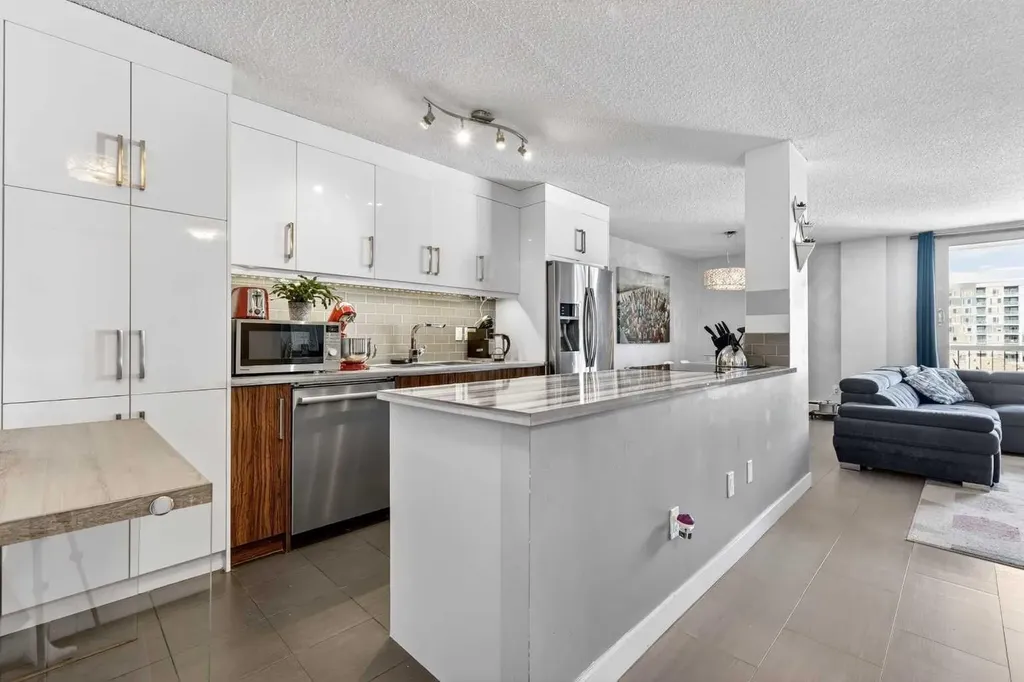 1213 13 Avenue SW Calgary AB T3C 0T2