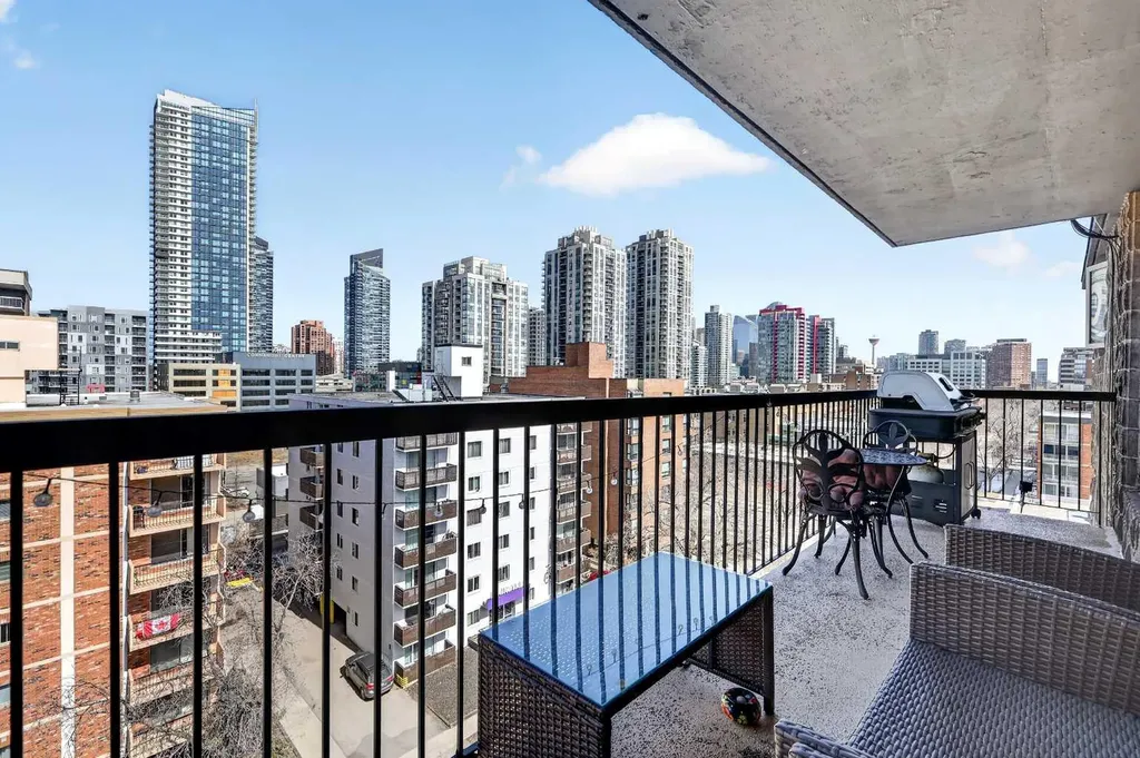 1213 13 Avenue SW Calgary AB T3C 0T2