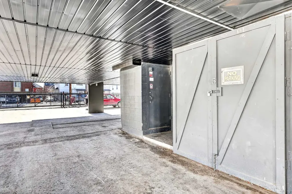1213 13 Avenue SW Calgary AB T3C 0T2