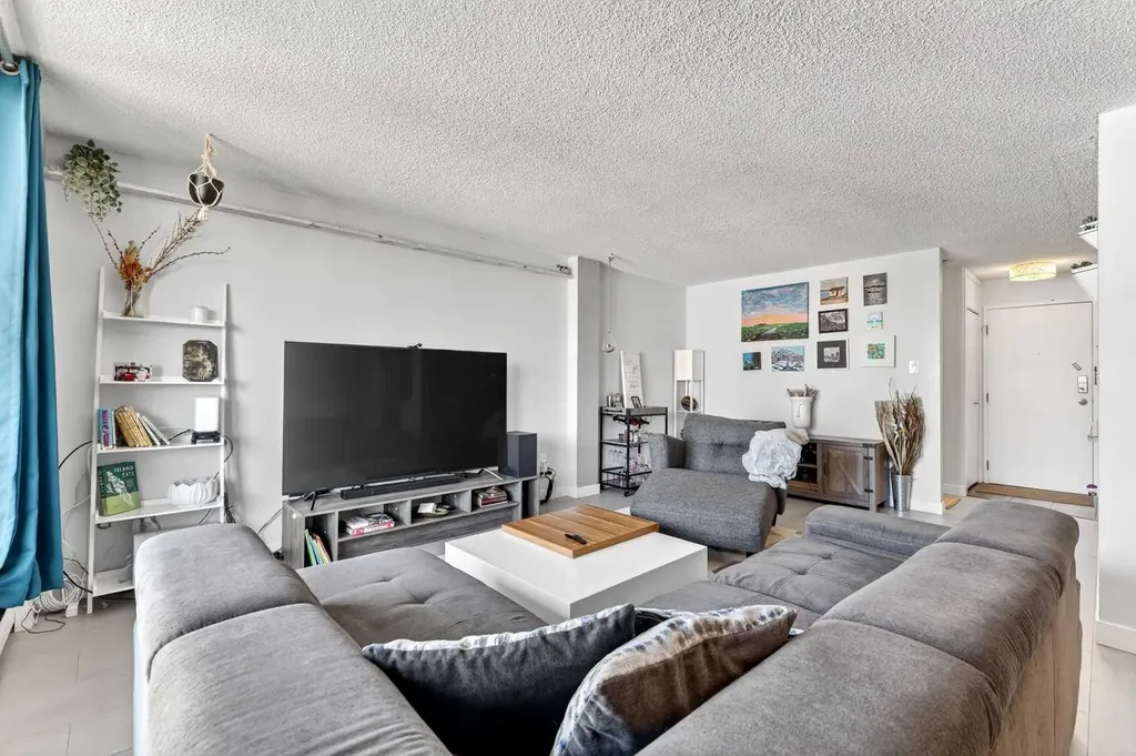 1213 13 Avenue SW Calgary AB T3C 0T2