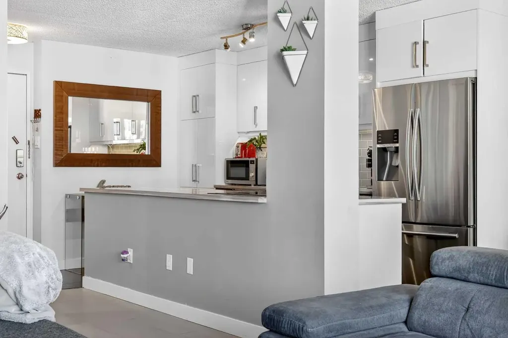 1213 13 Avenue SW Calgary AB T3C 0T2