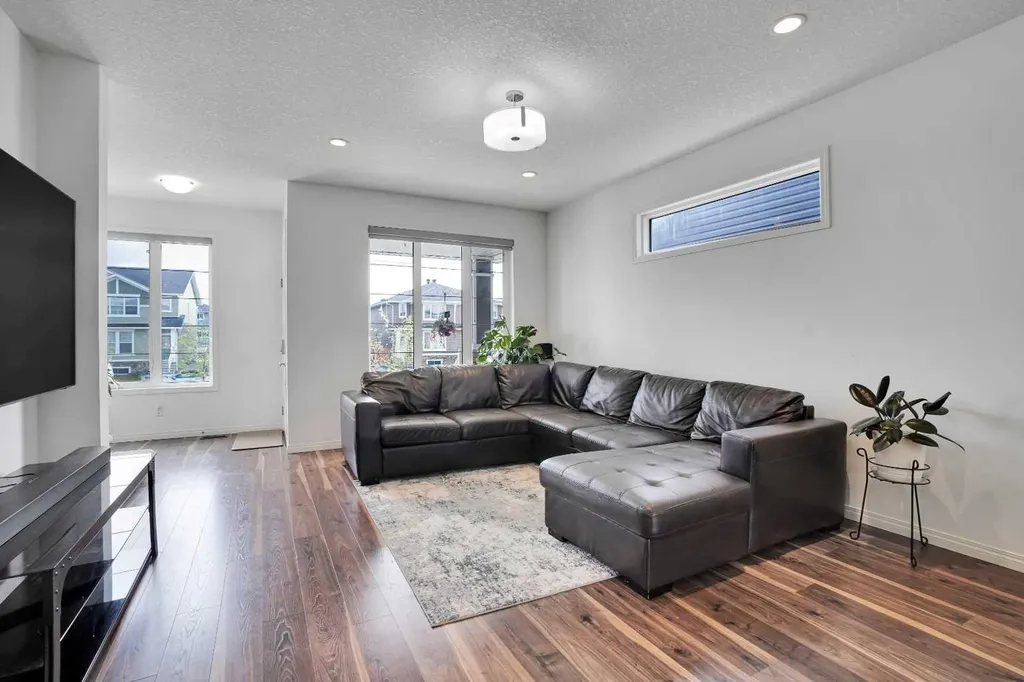726 Redstone Drive NE Calgary AB t3n1k9