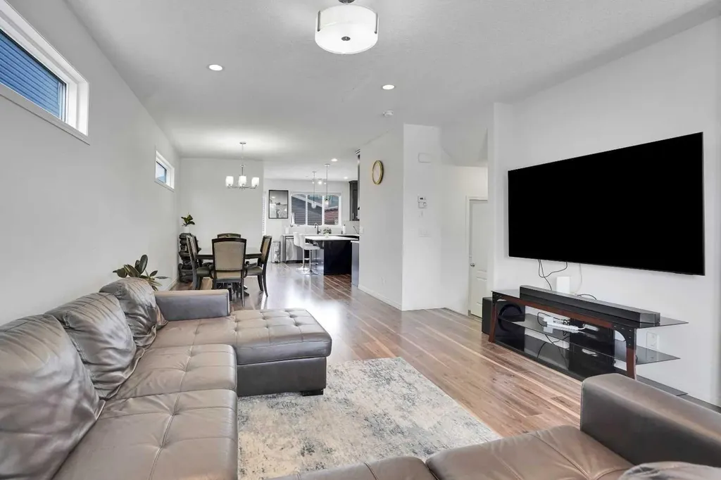 726 Redstone Drive NE Calgary AB t3n1k9