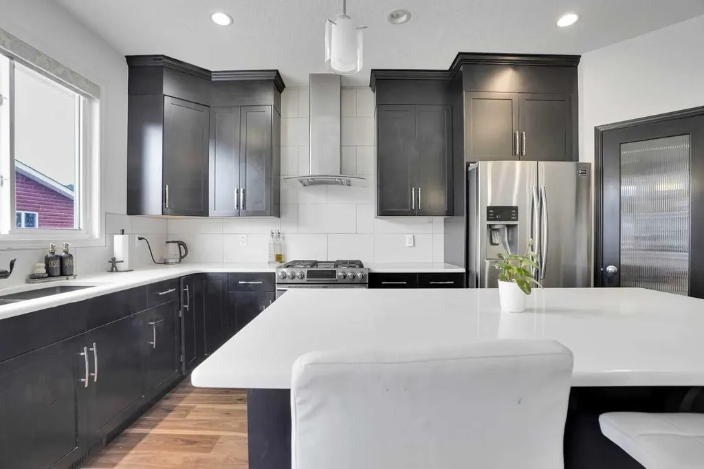 726 Redstone Drive NE Calgary AB t3n1k9