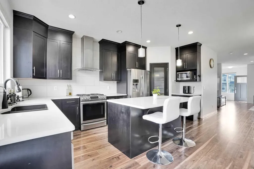 726 Redstone Drive NE Calgary AB t3n1k9