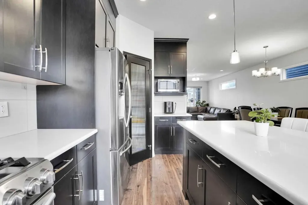 726 Redstone Drive NE Calgary AB t3n1k9