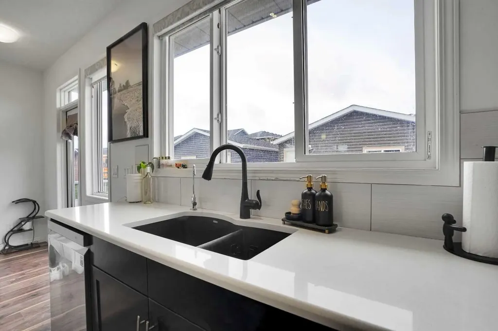 726 Redstone Drive NE Calgary AB t3n1k9