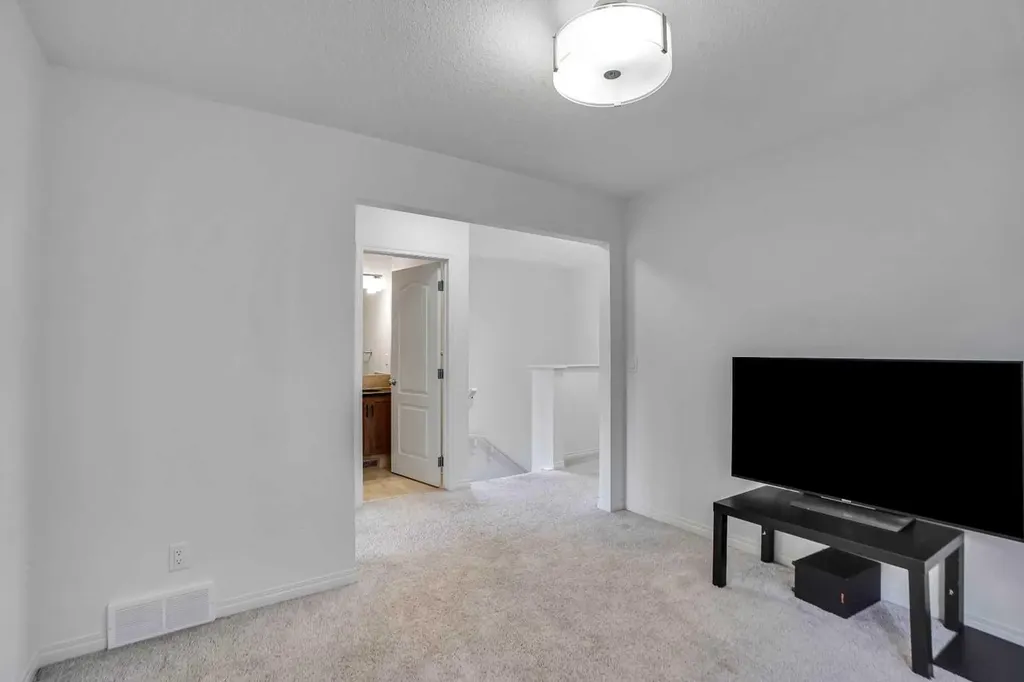 726 Redstone Drive NE Calgary AB t3n1k9
