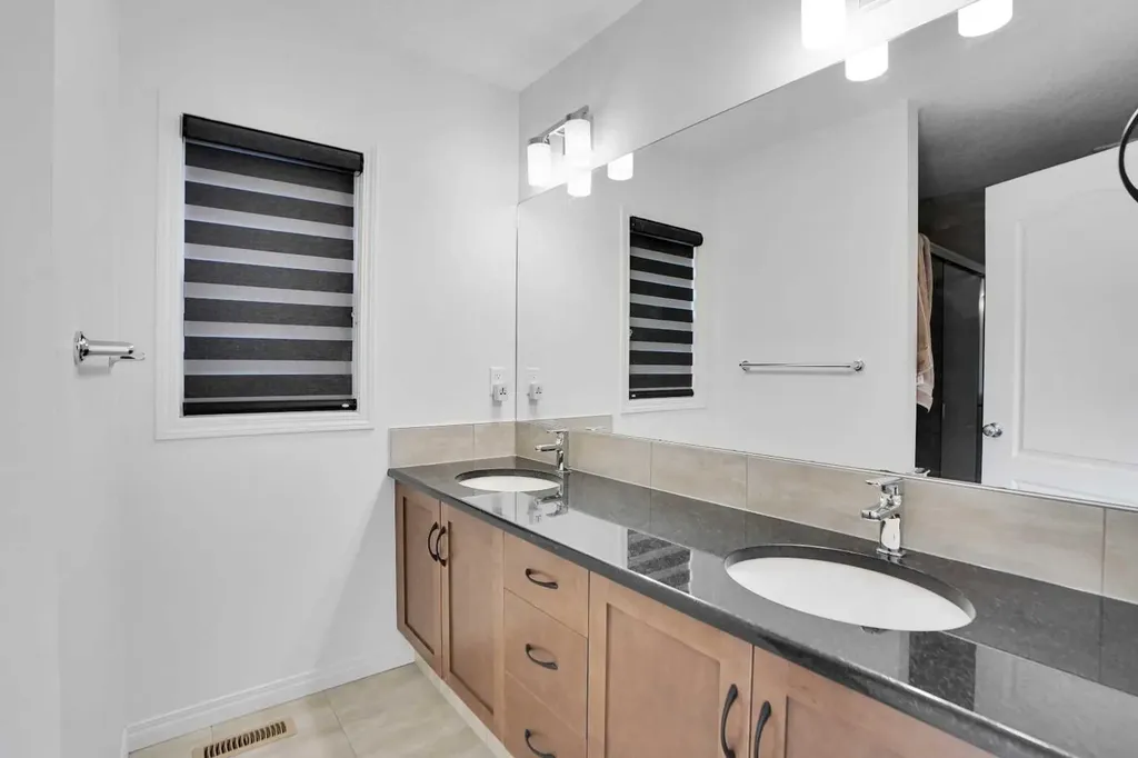 726 Redstone Drive NE Calgary AB t3n1k9