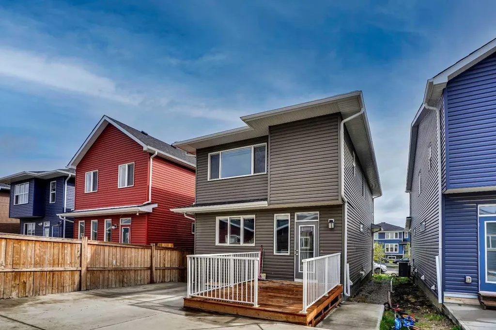 726 Redstone Drive NE Calgary AB t3n1k9