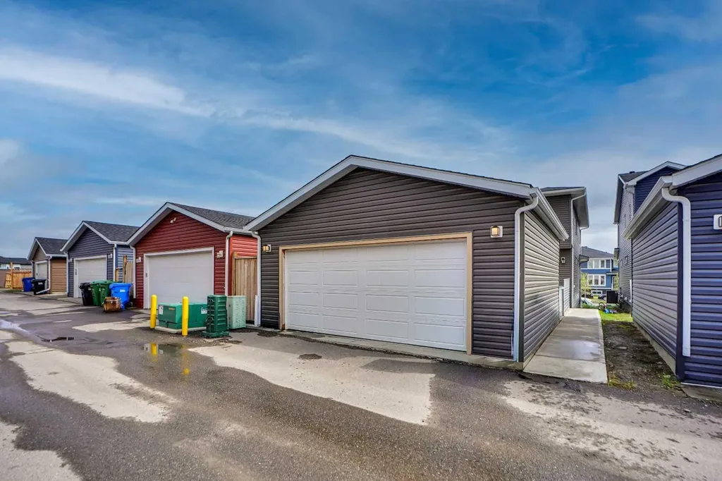 726 Redstone Drive NE Calgary AB t3n1k9