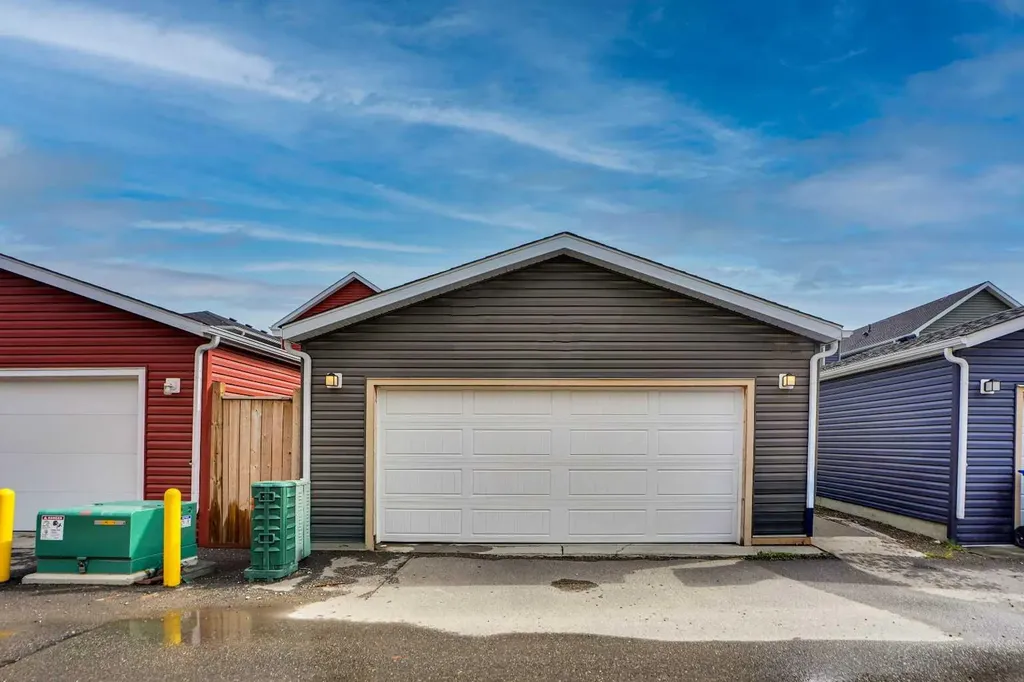 726 Redstone Drive NE Calgary AB t3n1k9