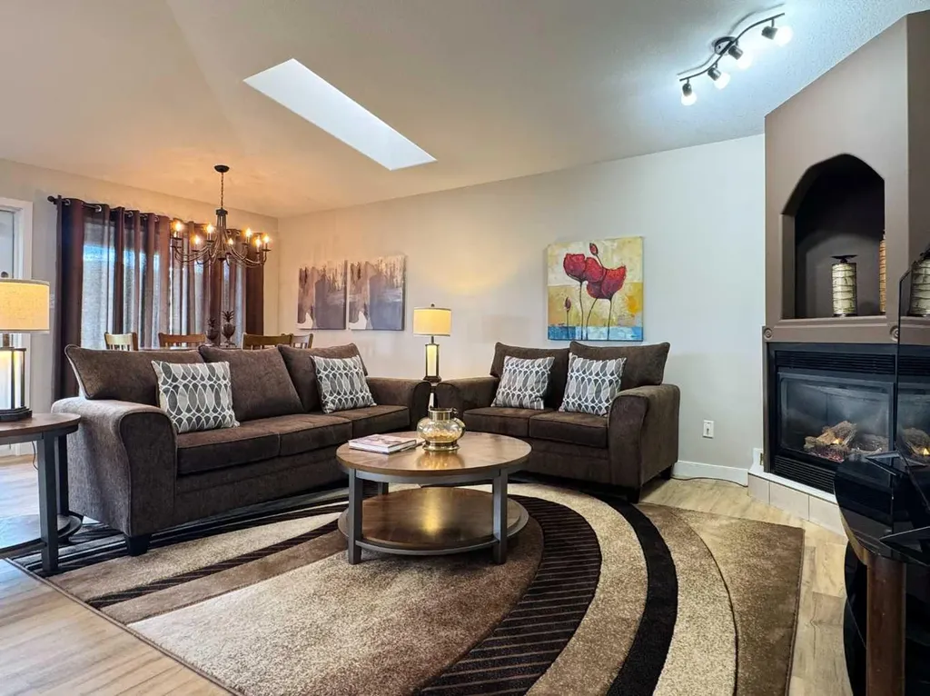 398 Canyon Boulevard W Lethbridge AB T1K 6V2