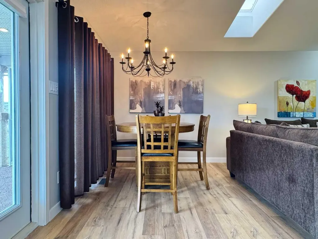 398 Canyon Boulevard W Lethbridge AB T1K 6V2