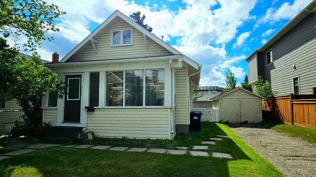 2115 10 Street NW Calgary AB T2N 0Z4