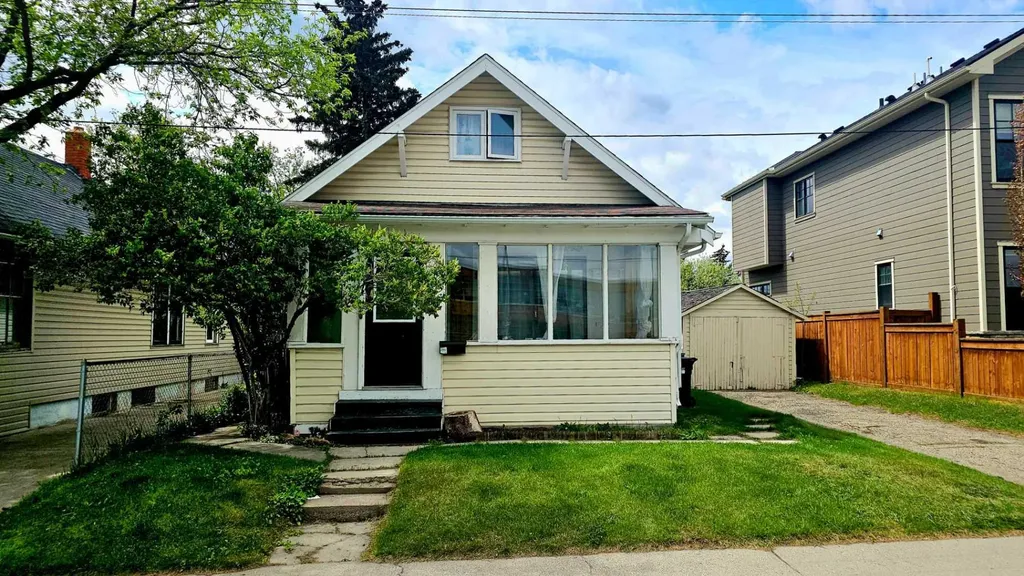 2115 10 Street NW Calgary AB T2N 0Z4