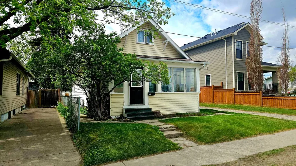 2115 10 Street NW Calgary AB T2N 0Z4