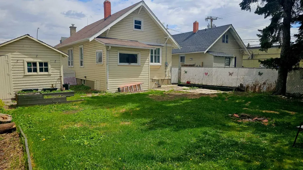2115 10 Street NW Calgary AB T2N 0Z4