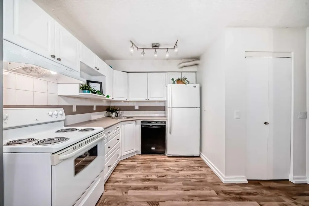 1814 18 Street SW Calgary AB T2T 1T4