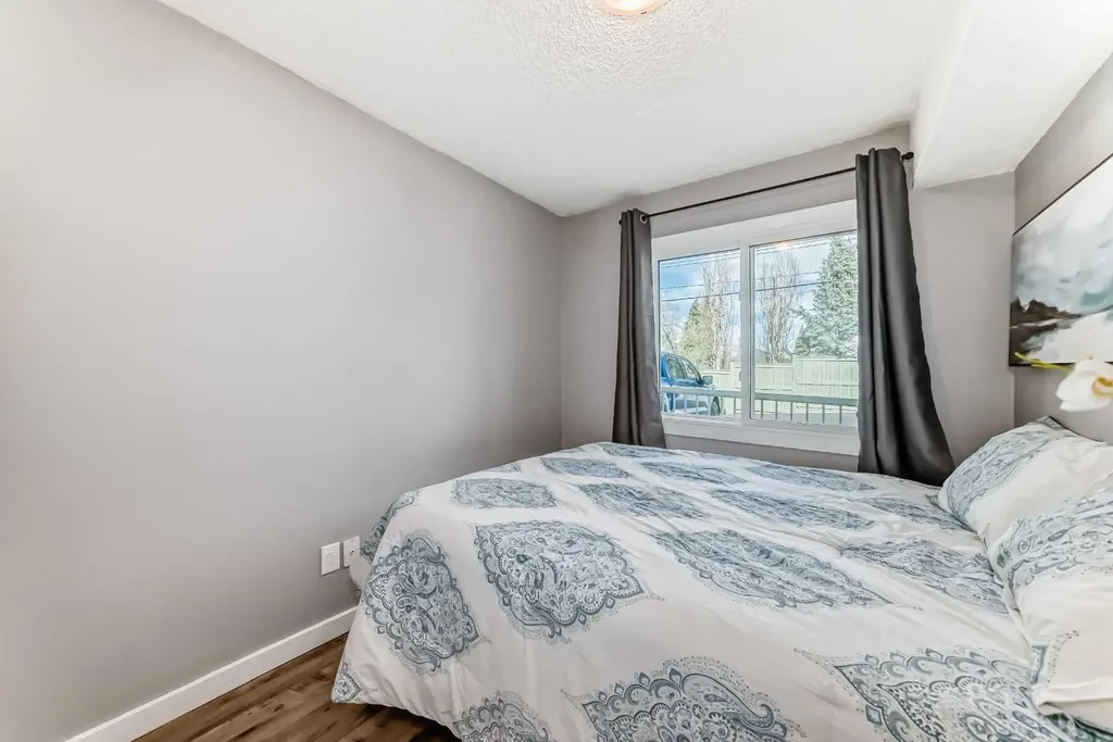 1814 18 Street SW Calgary AB T2T 1T4