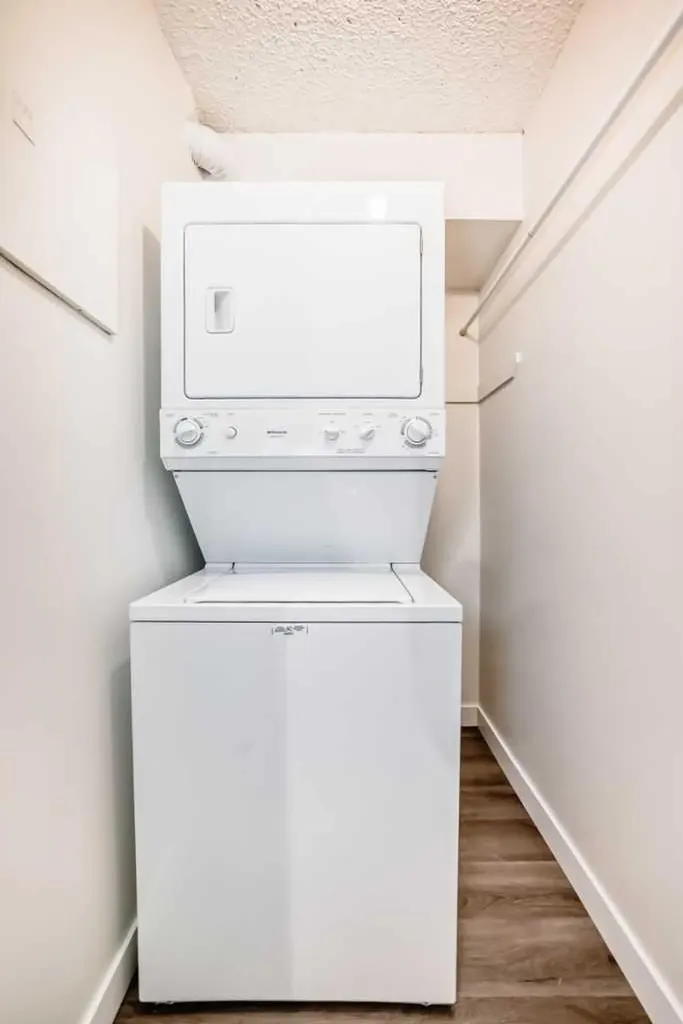 1814 18 Street SW Calgary AB T2T 1T4