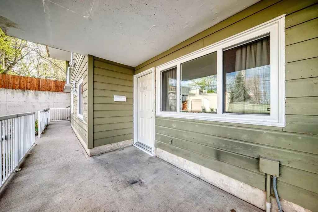 1814 18 Street SW Calgary AB T2T 1T4