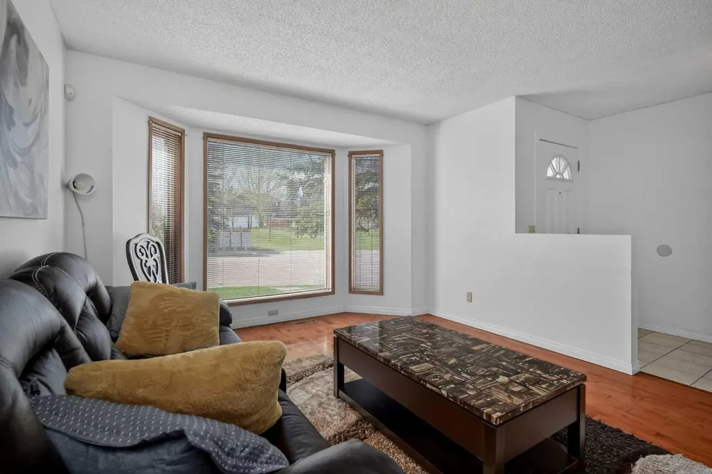 18 Martinview Crescent NE Calgary AB T3J 2S2