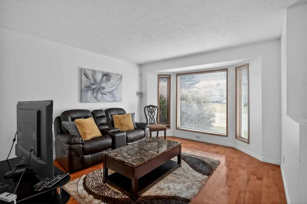 18 Martinview Crescent NE Calgary AB T3J 2S2