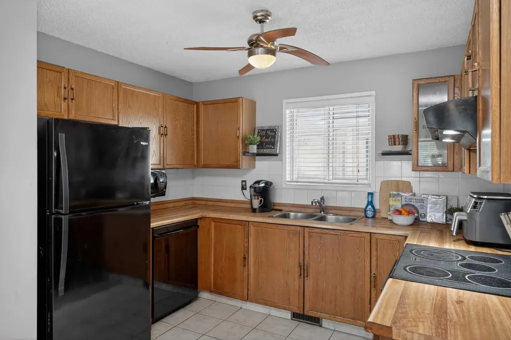 18 Martinview Crescent NE Calgary AB T3J 2S2