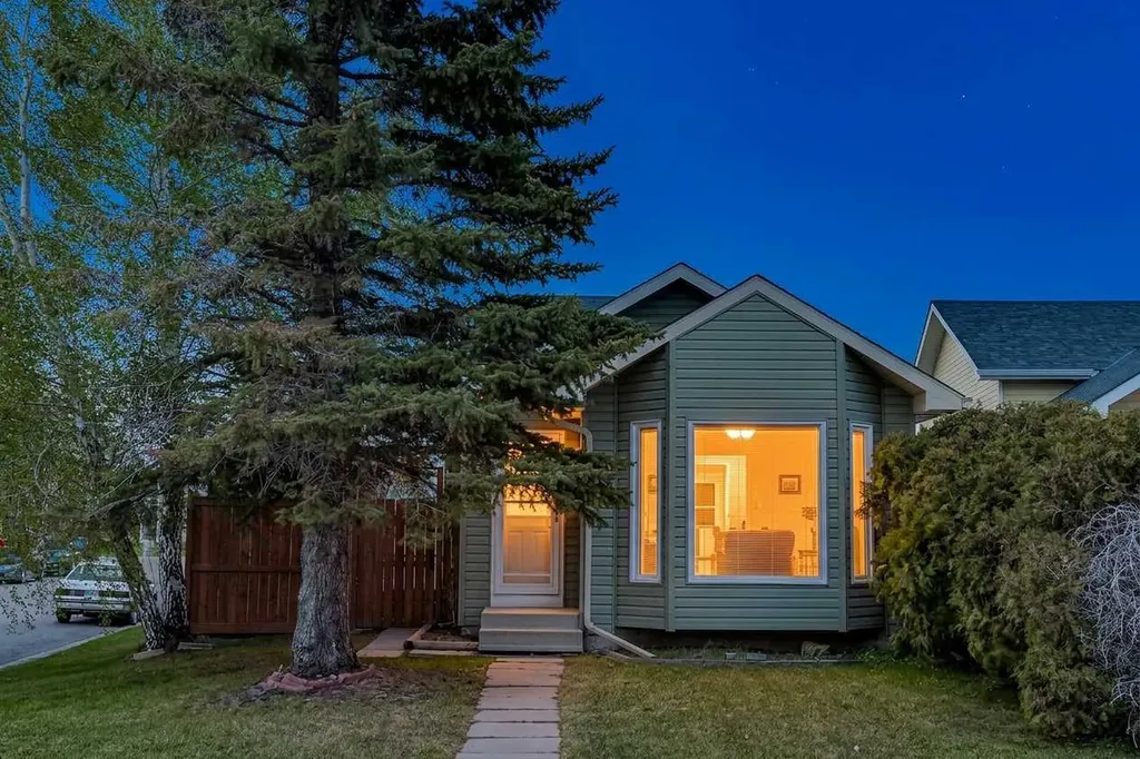 18 Martinview Crescent NE Calgary AB T3J 2S2