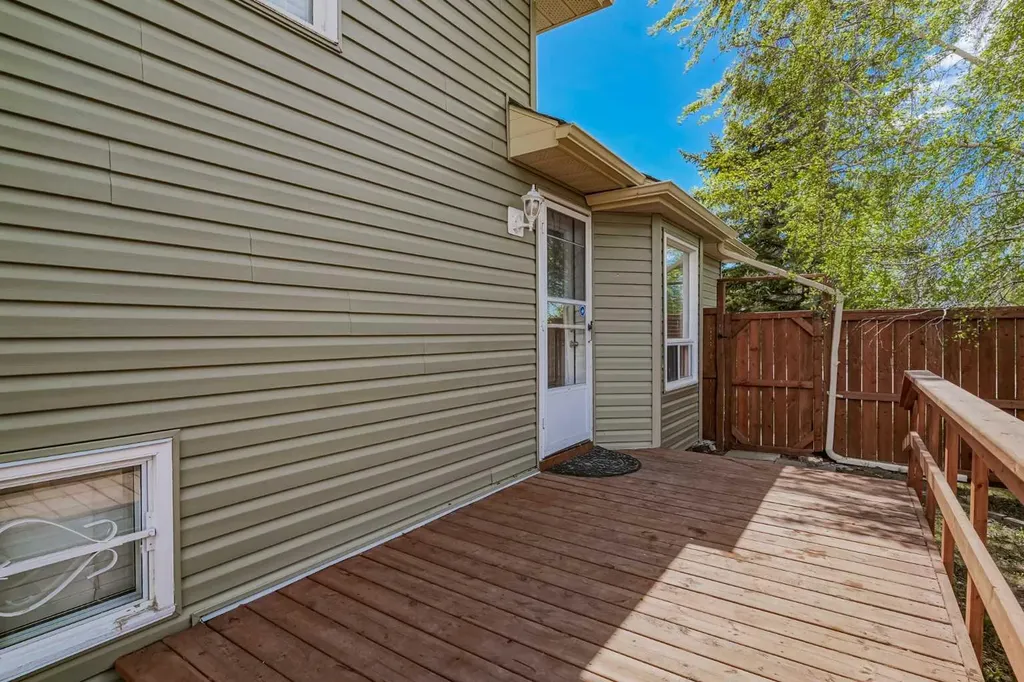 18 Martinview Crescent NE Calgary AB T3J 2S2
