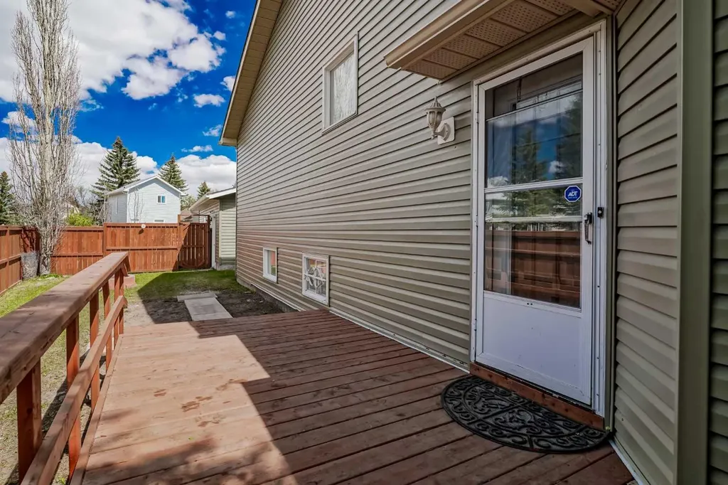 18 Martinview Crescent NE Calgary AB T3J 2S2