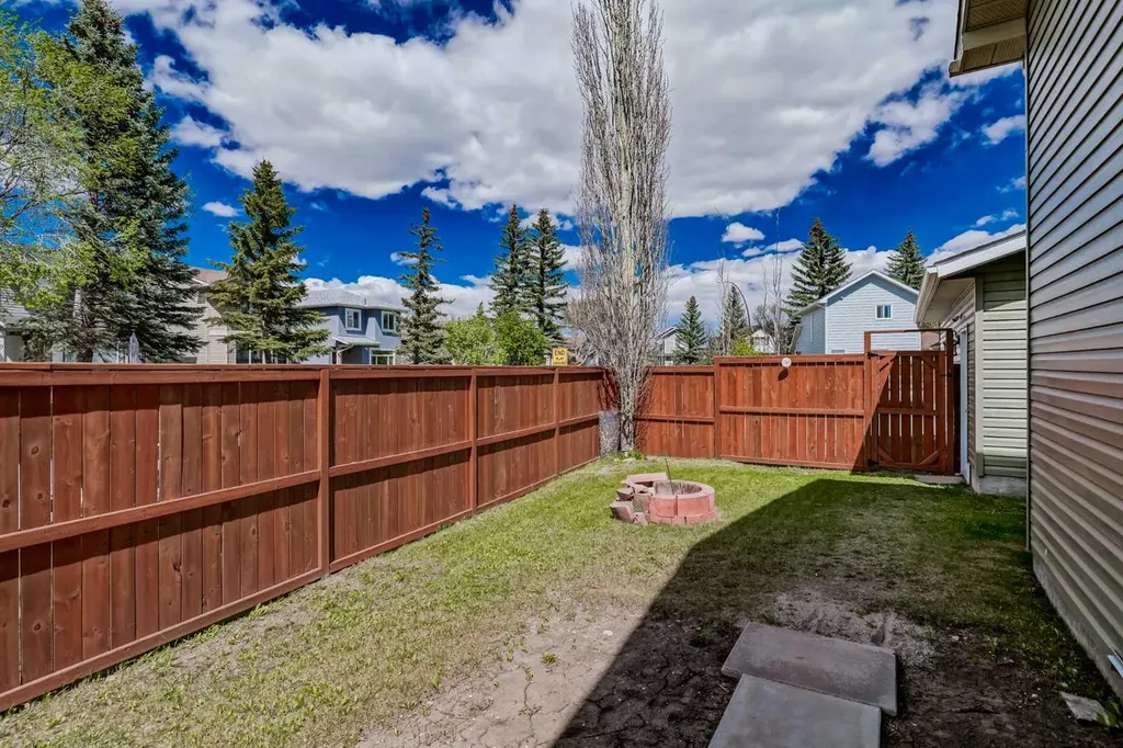 18 Martinview Crescent NE Calgary AB T3J 2S2