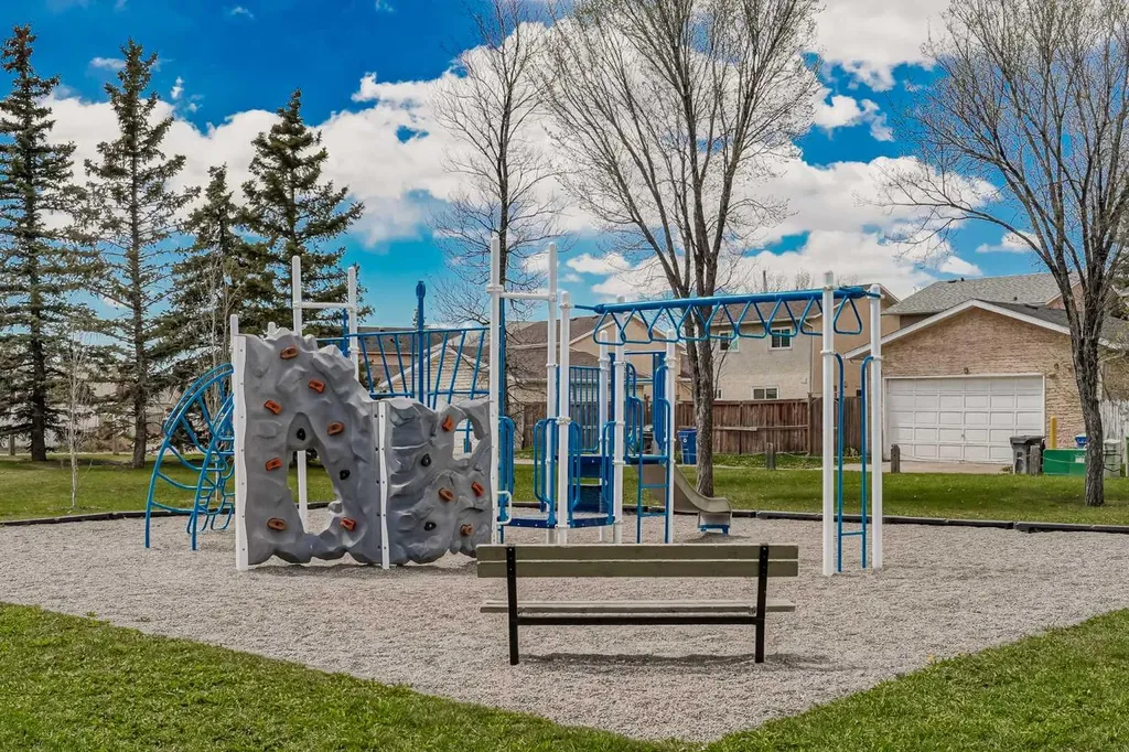 18 Martinview Crescent NE Calgary AB T3J 2S2