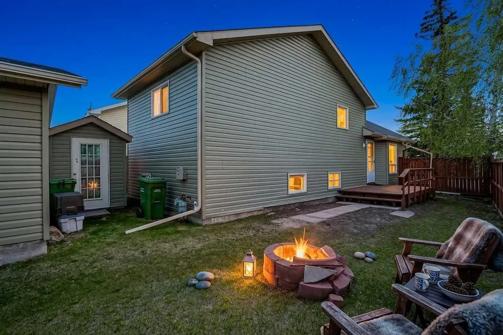 18 Martinview Crescent NE Calgary AB T3J 2S2