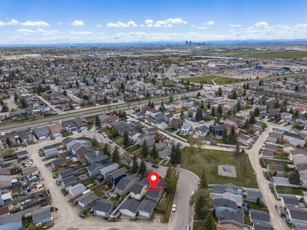 18 Martinview Crescent NE Calgary AB T3J 2S2