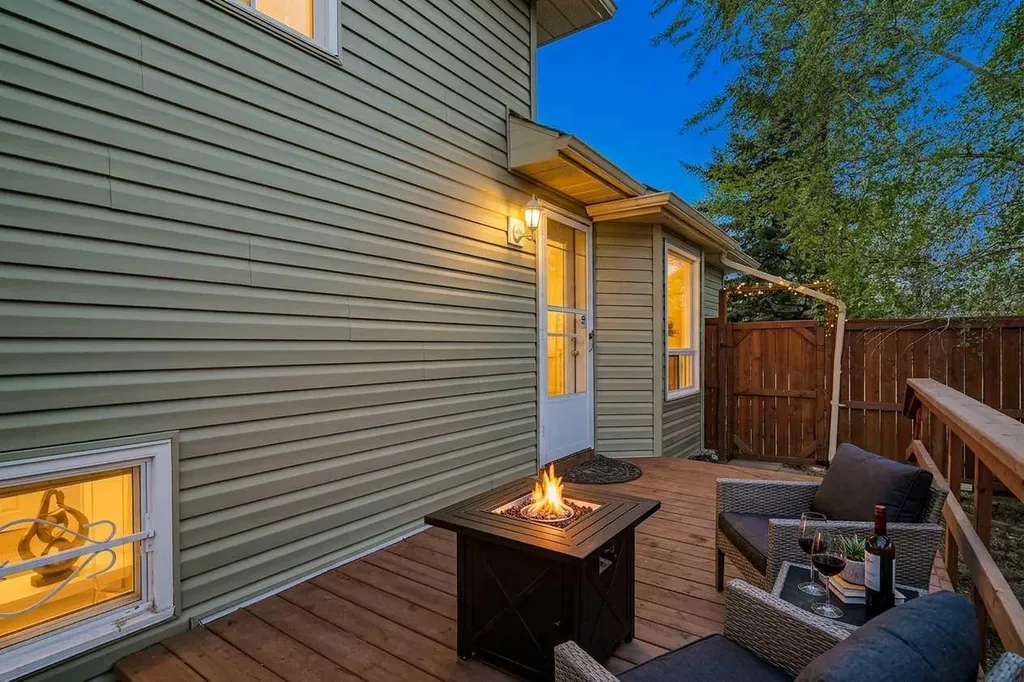 18 Martinview Crescent NE Calgary AB T3J 2S2