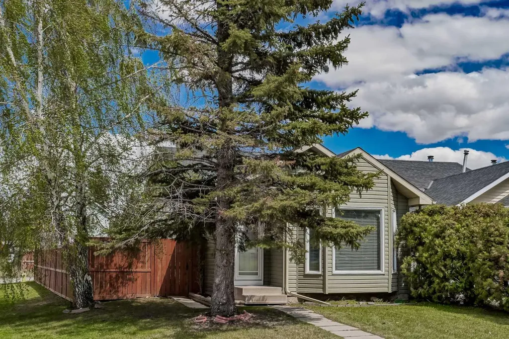 18 Martinview Crescent NE Calgary AB T3J 2S2