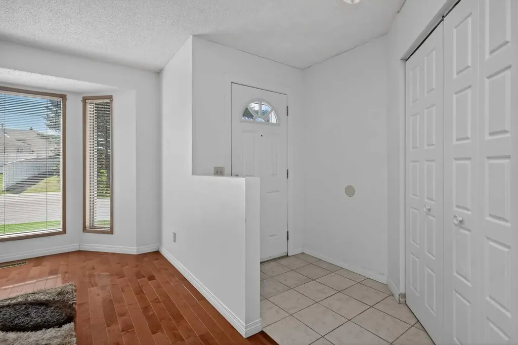 18 Martinview Crescent NE Calgary AB T3J 2S2